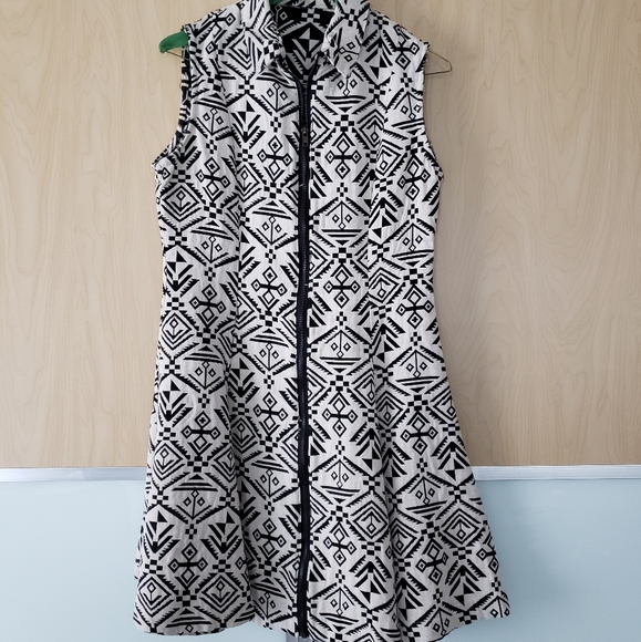 FREEWAY Dress - Picture 1 of 5